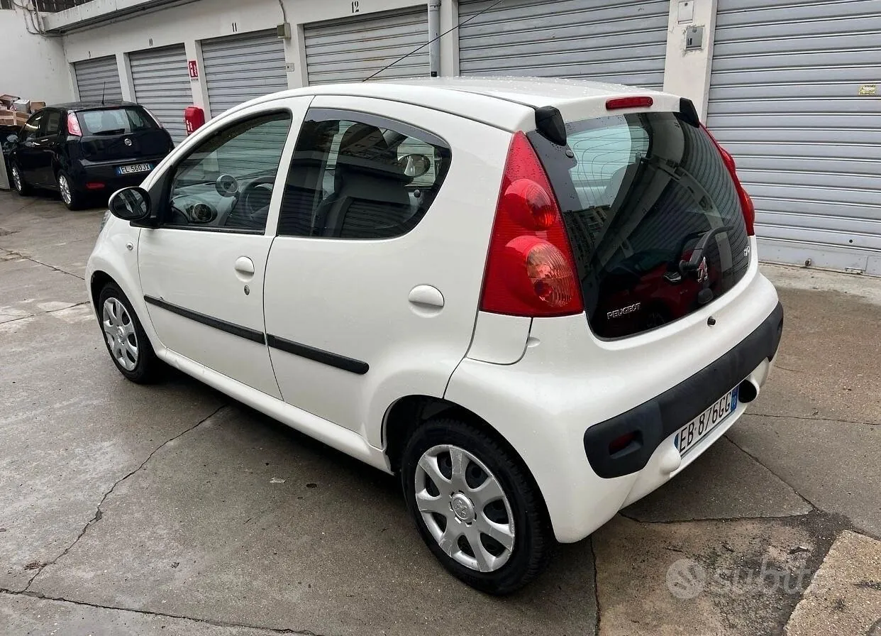 Peugeot 107 2010 photo 3