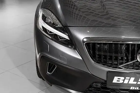 Volvo V40 Cross Country 2018 photo 2