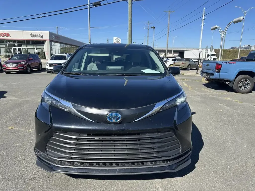 Toyota Sienna 2024 photo 3