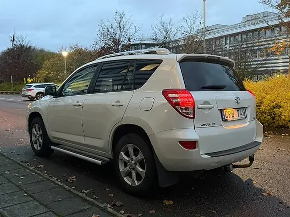 Toyota Rav4 2011 photo 2