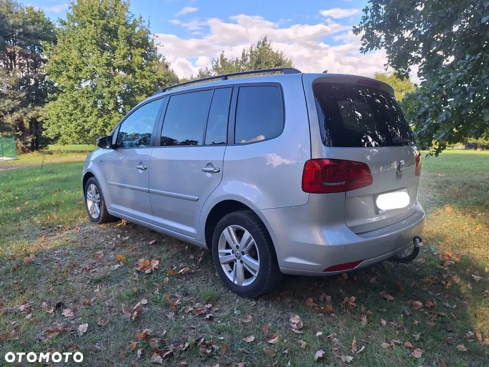 Volkswagen Touran 2012 photo 3