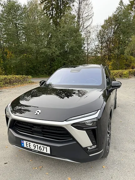 NIO Es8
