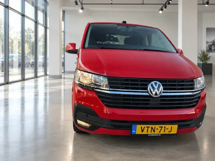 Volkswagen Transporter 2023 photo 2