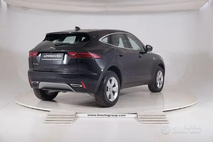Jaguar E-Pace 2021 photo 2