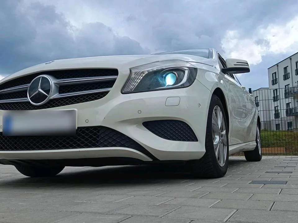 Mercedes-Benz A180