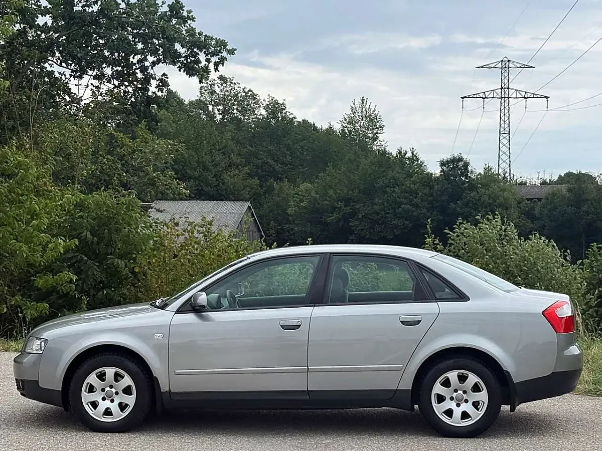 Audi A4 2001 photo 2