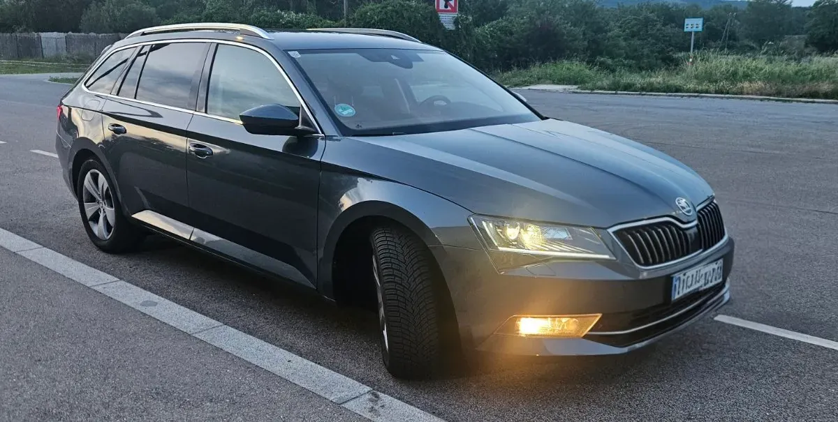 Skoda Superb 2019 photo 2