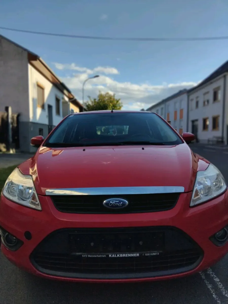 Ford Focus 2010 photo 2