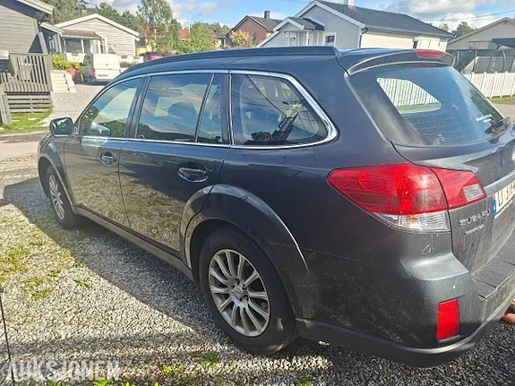 Subaru Outback 2010 photo 5