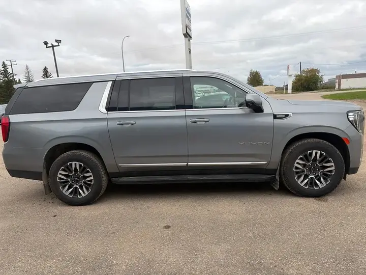 GMC Yukon Xl 2023 photo 3