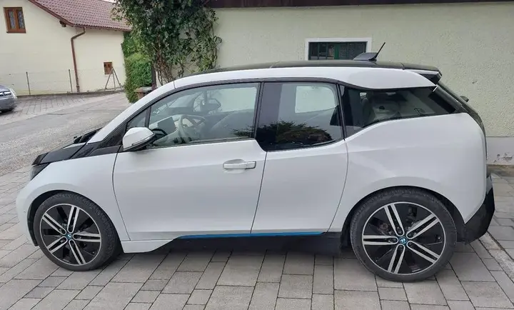 BMW I3