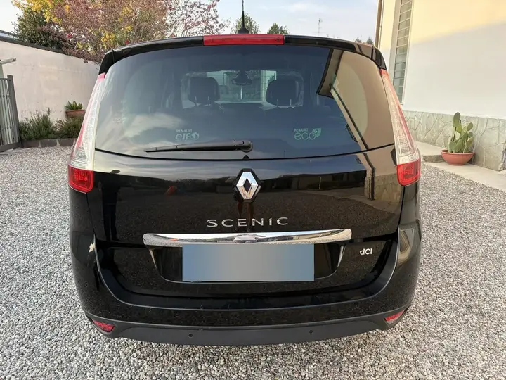Renault Scenic 2012 photo 2