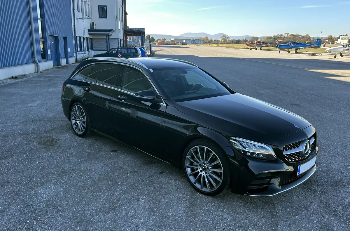Mercedes-Benz C-Class 2018 photo 3