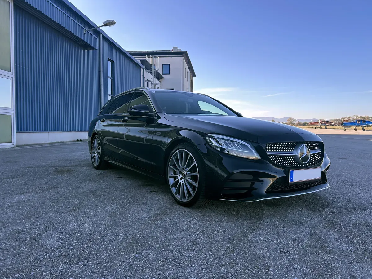 Mercedes-Benz C-Class 2018 photo 2