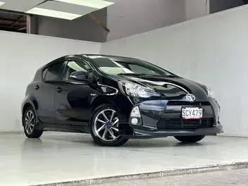 Toyota Aqua 2014 photo 2