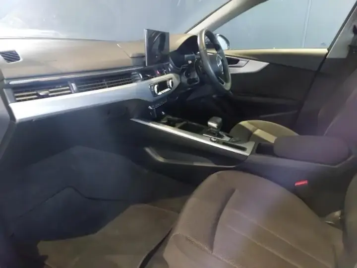 Audi A4 Avant 2022 photo 5