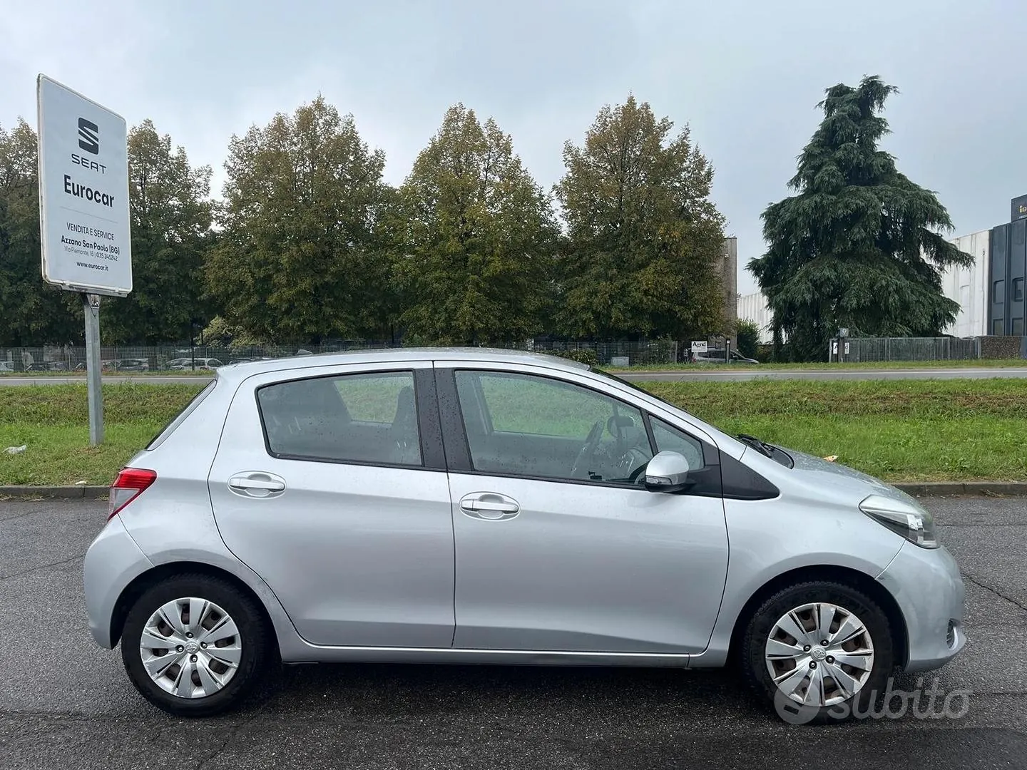 Toyota Yaris 2012 photo 3