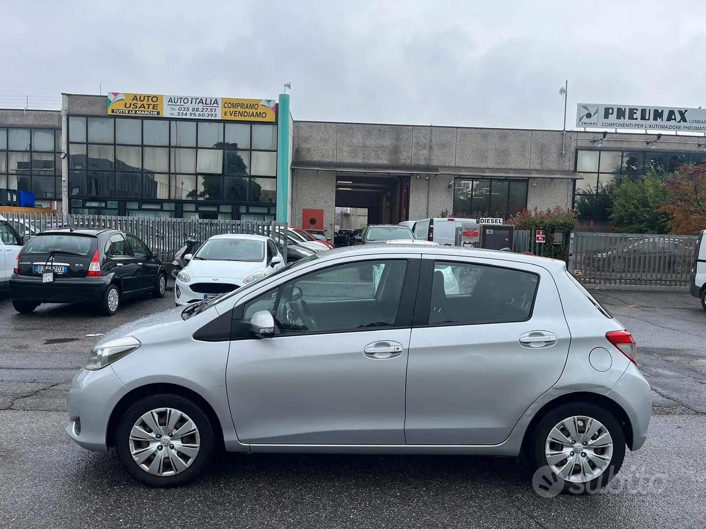 Toyota Yaris 2012 photo 4