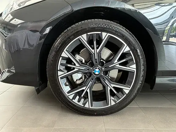 BMW 120 2026 photo 4