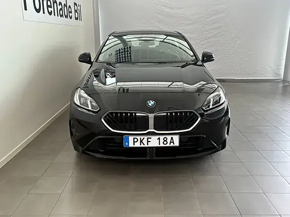 BMW 120 2026 photo 2