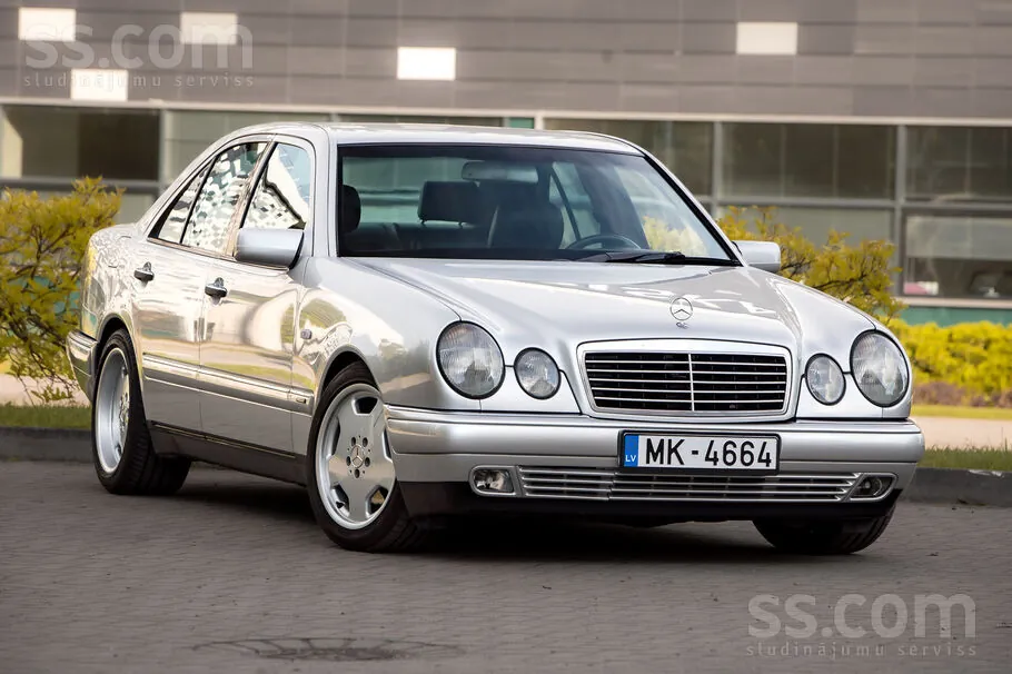 Mercedes-Benz E 300