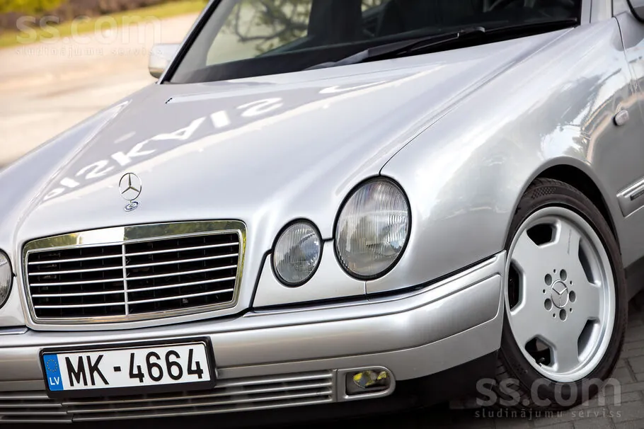 Mercedes-Benz E 300 1997 photo 3
