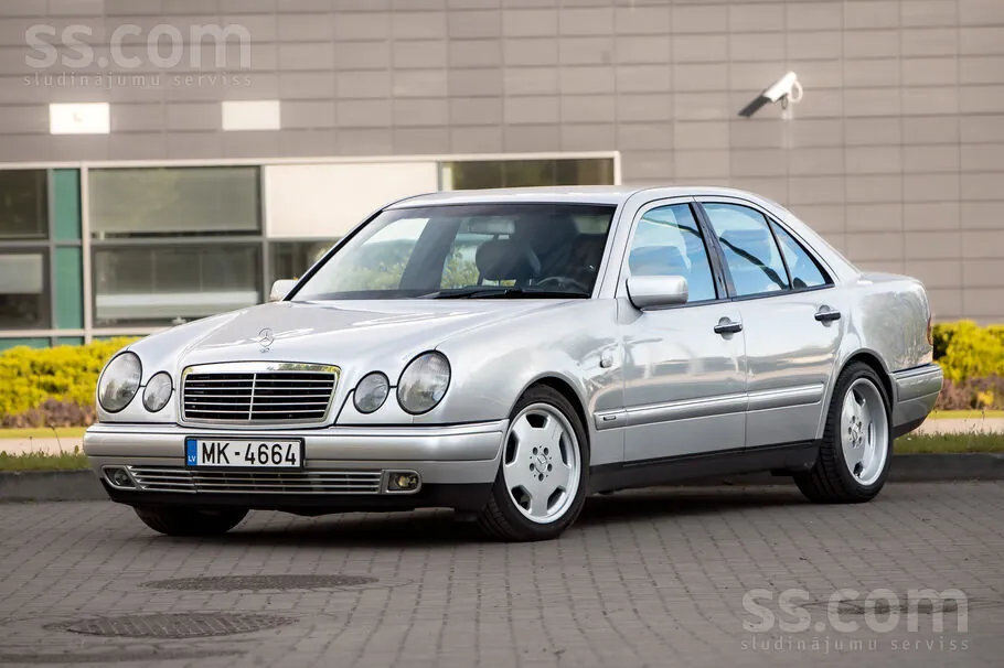 Mercedes-Benz E 300 1997 photo 4
