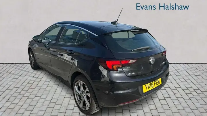 Vauxhall Astra 2018 photo 3
