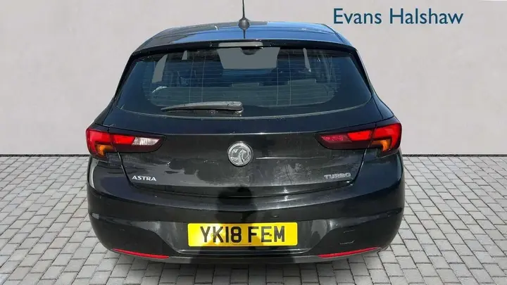 Vauxhall Astra 2018 photo 2