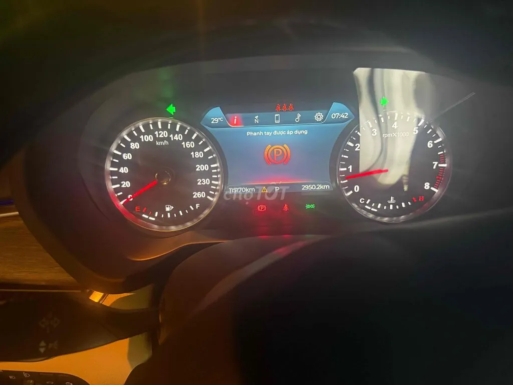 Vinfast Lux Sa2.0 2021 photo 3