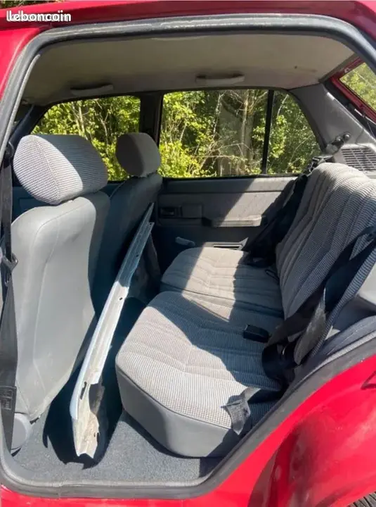 Peugeot 205 1990 photo 3