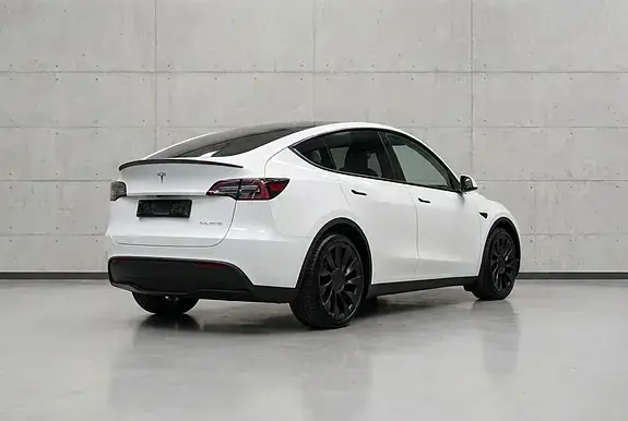 Tesla Model Y 2024 photo 5