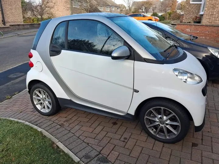 Smart Fortwo 2012 photo 2