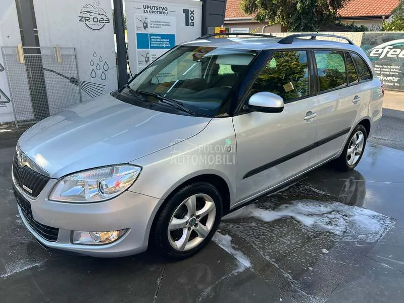 Skoda Fabia 2011 photo 3