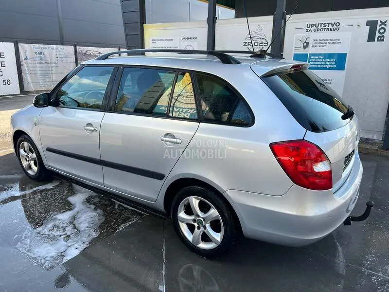 Skoda Fabia 2011 photo 4