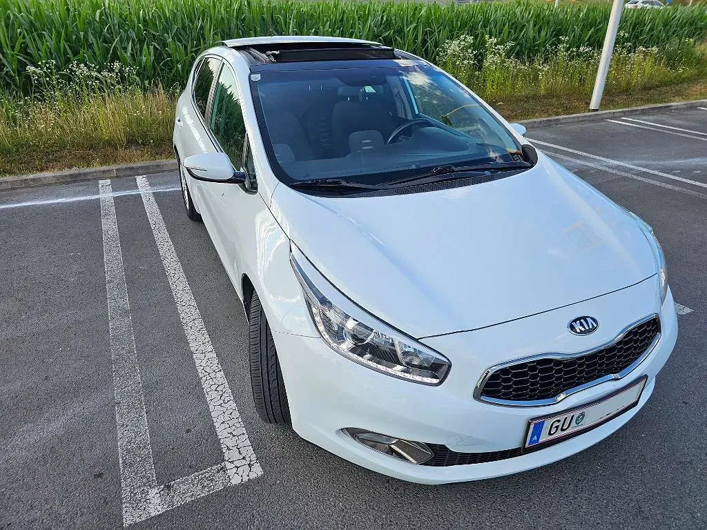 Kia Ceed 2012 photo 3