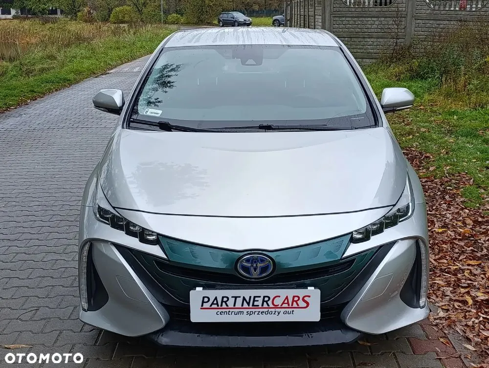Toyota Prius 2018 photo 2