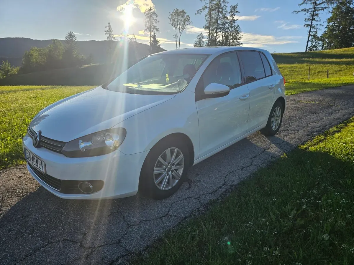 Volkswagen Golf 2012 photo 2