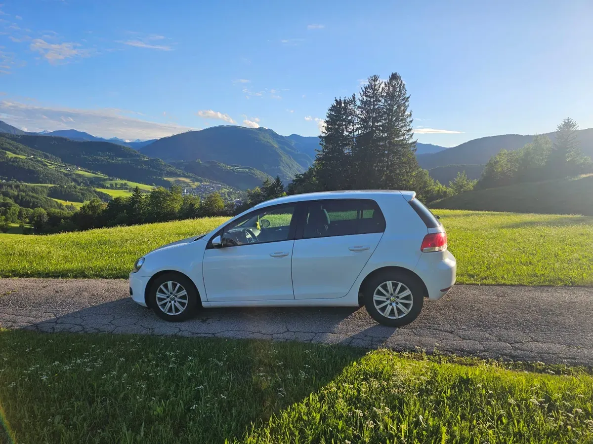 Volkswagen Golf 2012 photo 3