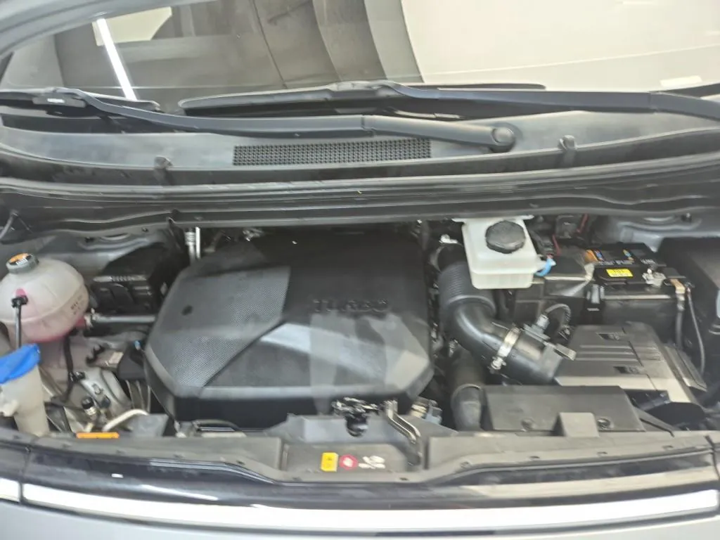 Hyundai Staria 2023 photo 5