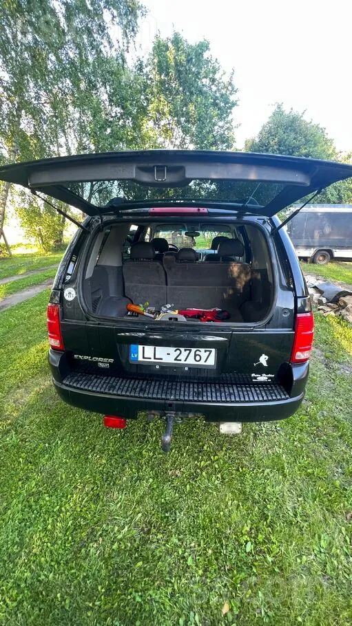Ford Explorer 2003 photo 5