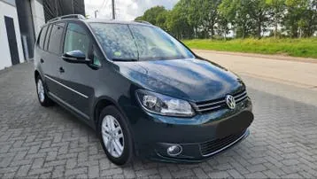 Volkswagen Touran 2011 photo 3