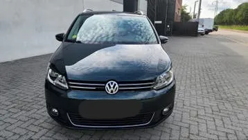 Volkswagen Touran 2011 photo 2