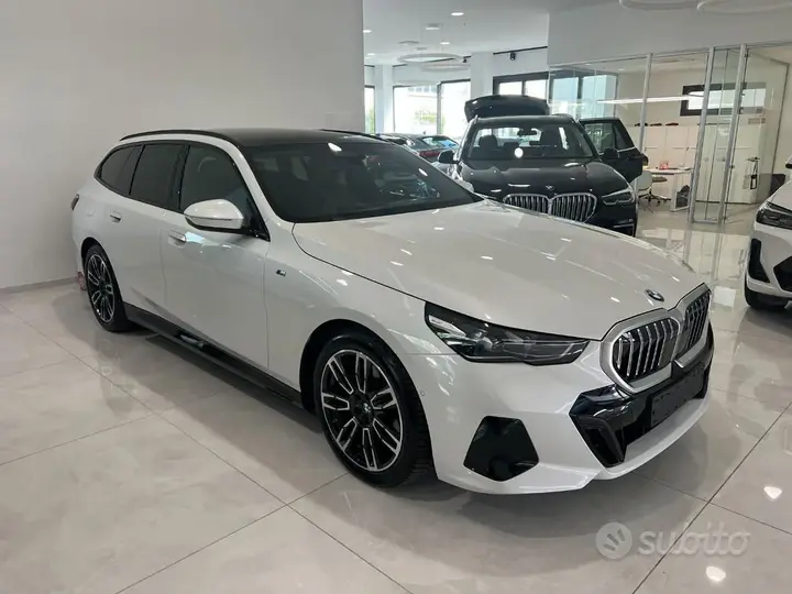 BMW 520D 2024 photo 2