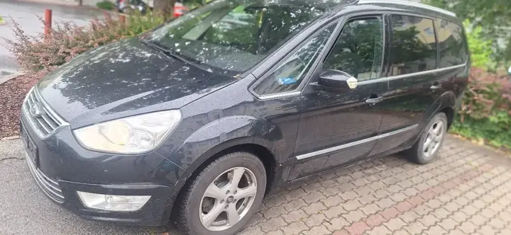 Ford Galaxy 2012 photo 2
