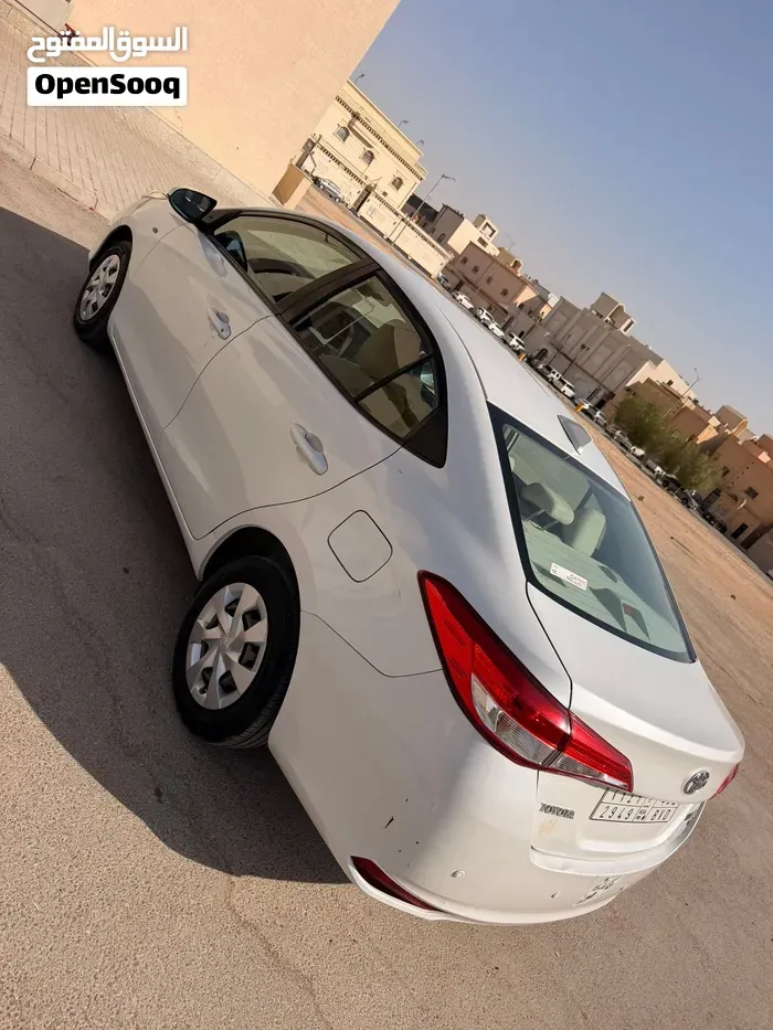 Toyota Yaris 2021 photo 2