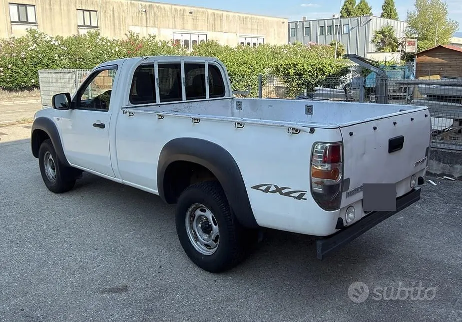 Mazda Bt-50 2009 photo 2