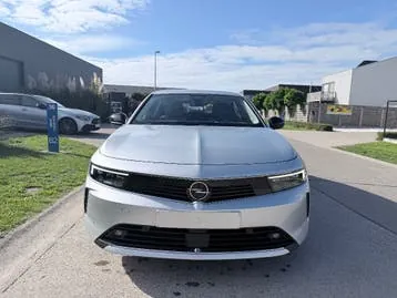 Opel Astra 2023 photo 2