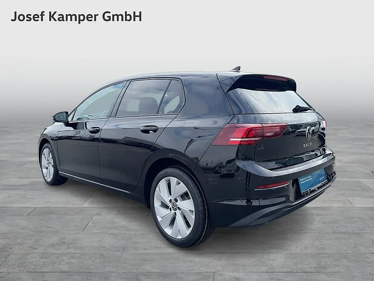 Volkswagen Golf 2026 photo 2