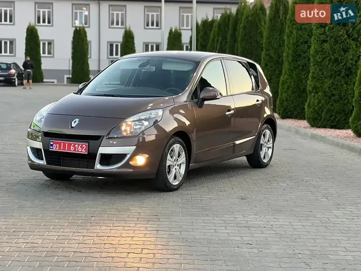 Renault Scenic 2011 photo 2